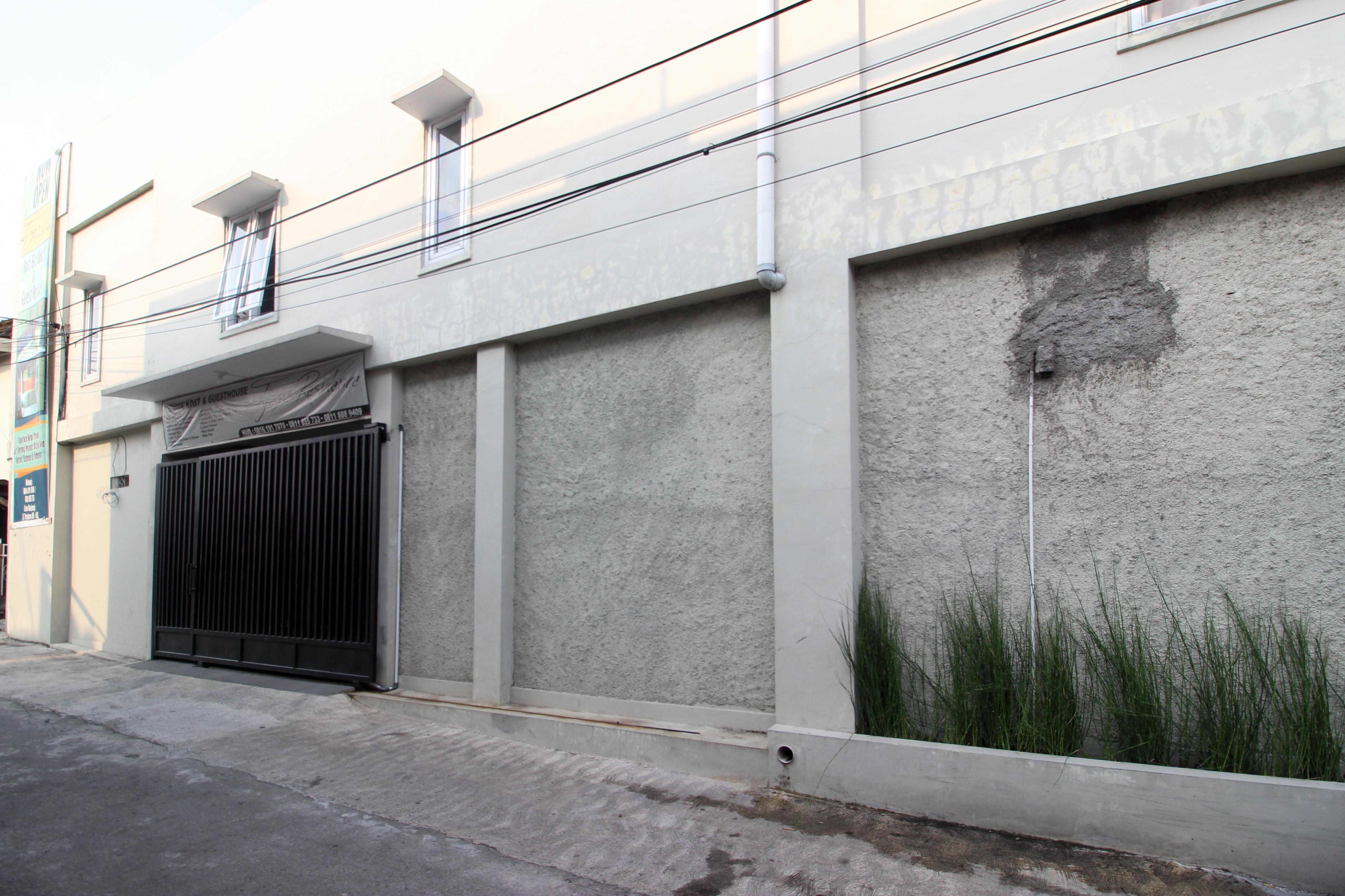 Reddoorz Plus Near Upn Jogjakarta 2 Maguwo Exterior foto