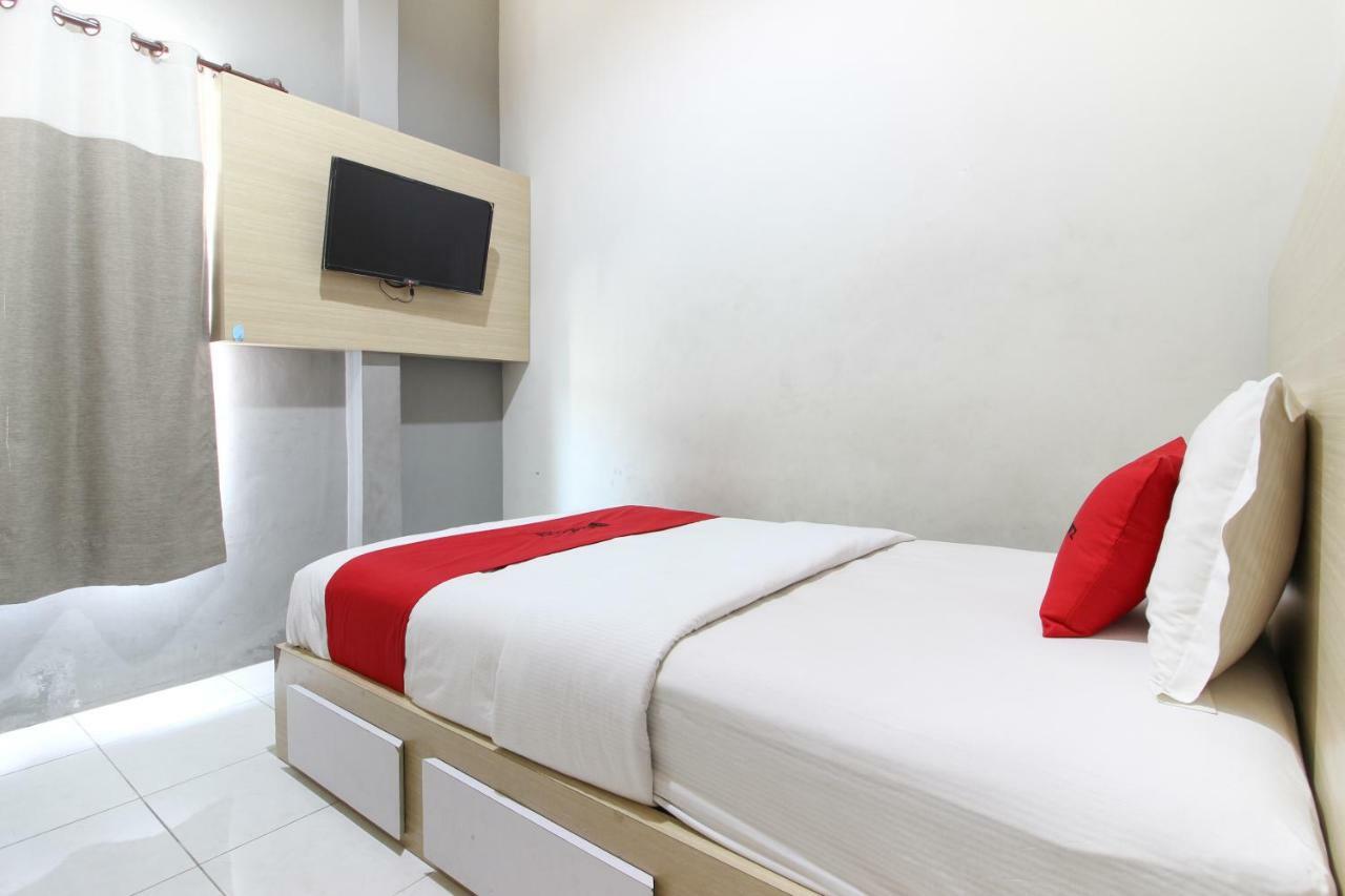 Reddoorz Plus Near Upn Jogjakarta 2 Maguwo Exterior foto