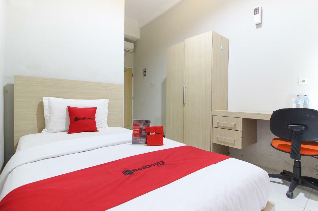 Reddoorz Plus Near Upn Jogjakarta 2 Maguwo Exterior foto